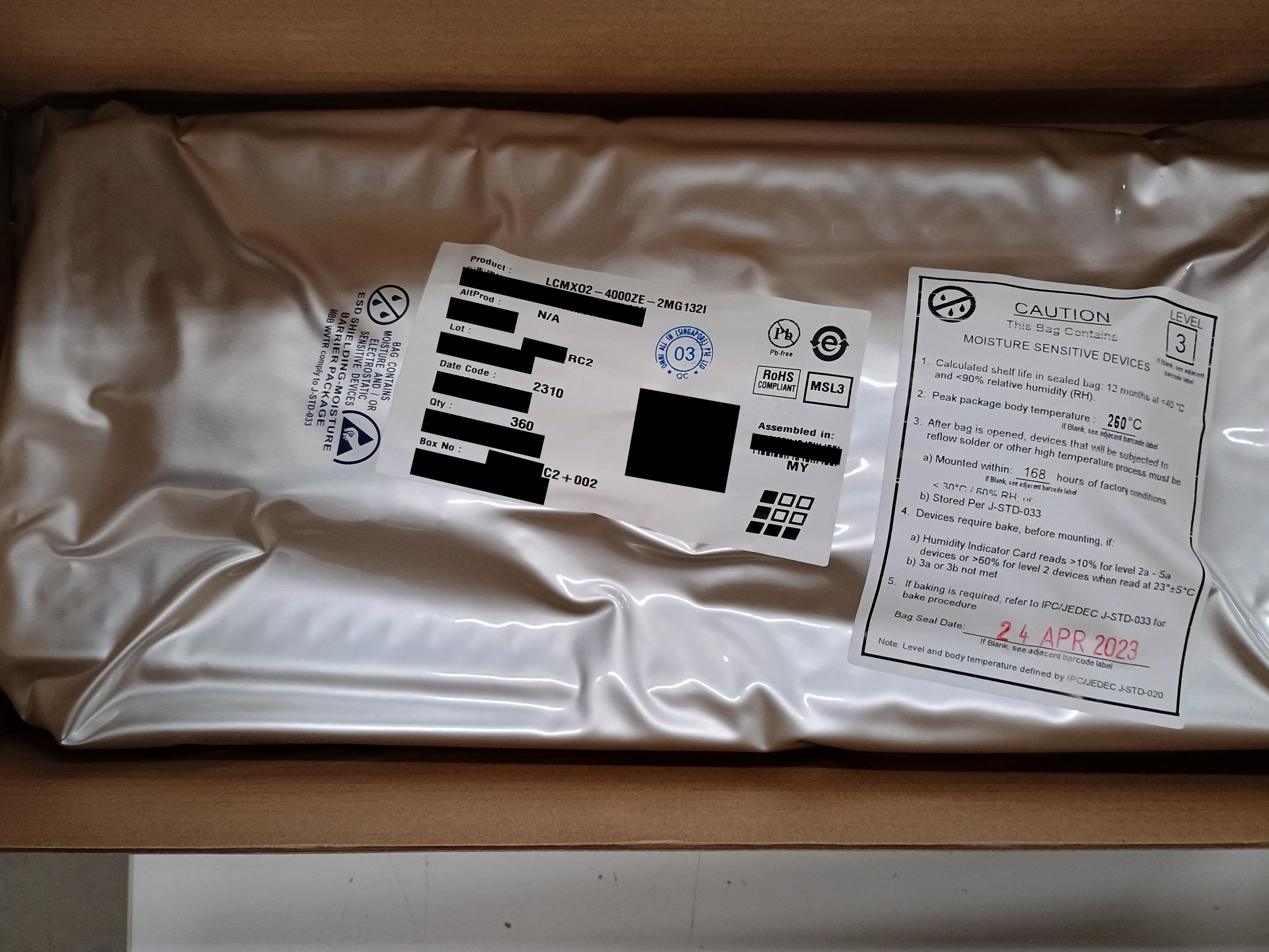 LCMXO2-4000ZE-2MG132I.jpg