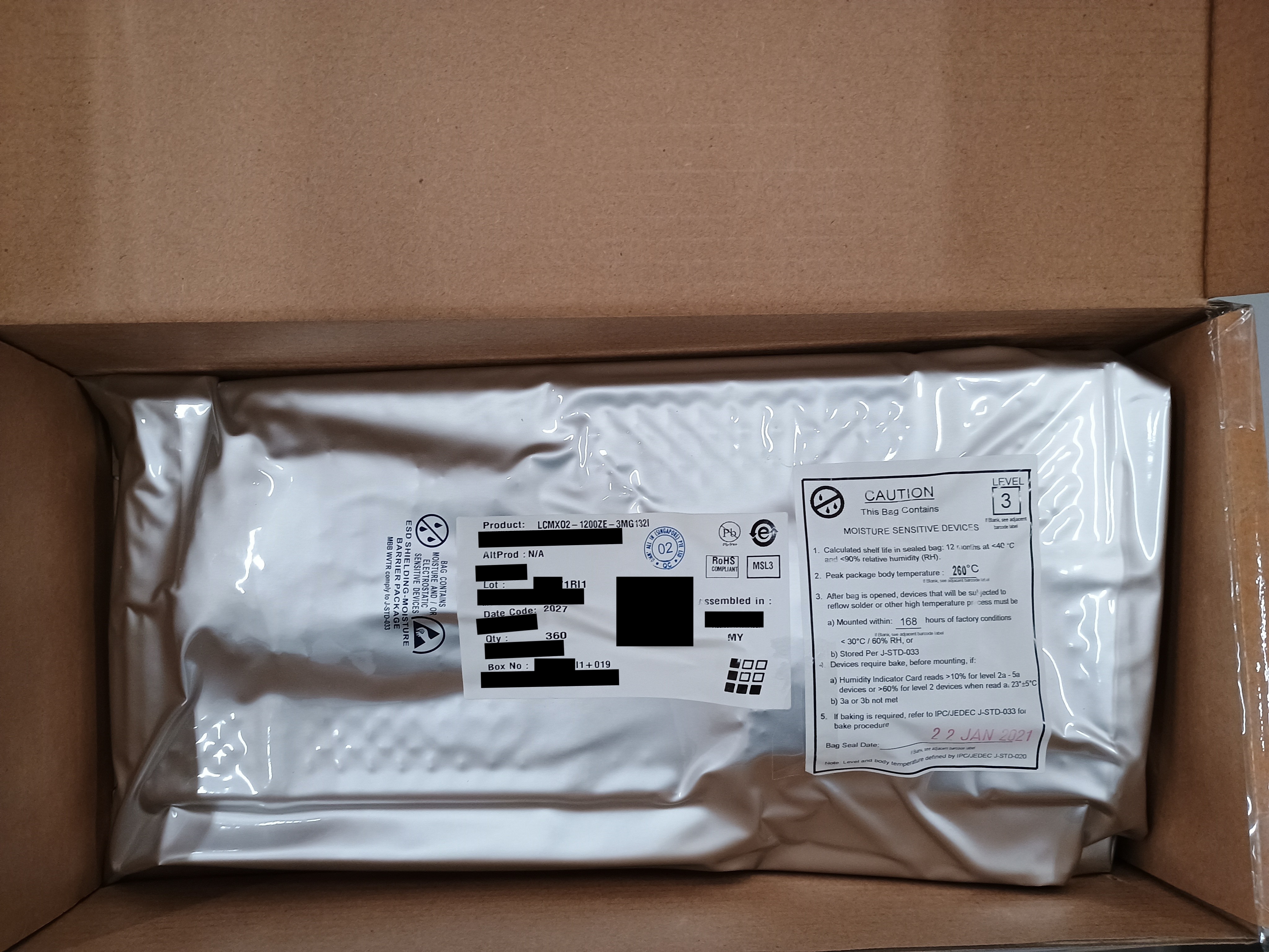 LCMXO2-1200ZE-3MG132I.jpg